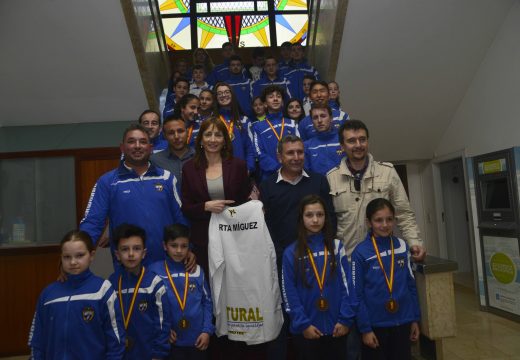 Visita da secretaria xeral para o Deporte ao concello de Riveira con motivo da próxima celebración do Campionato Soño Olímpico